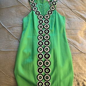 Green Sleeveless Dress with Circle Pattern